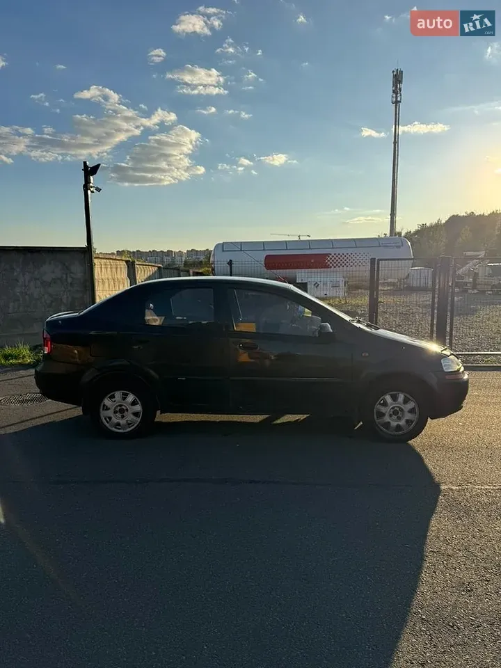 Chevrolet Aveo 2005 photo 4