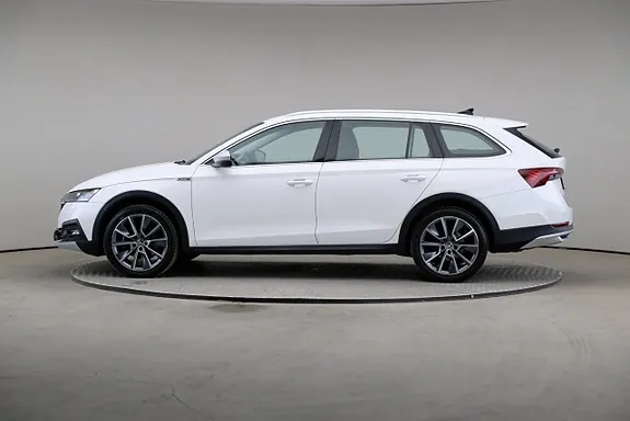 Skoda Octavia 2023 photo 4