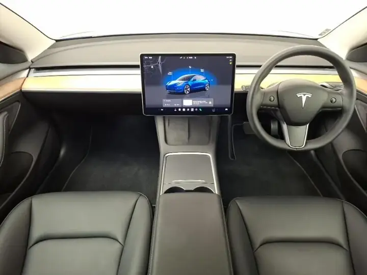 Tesla Model 3 2022 photo 3