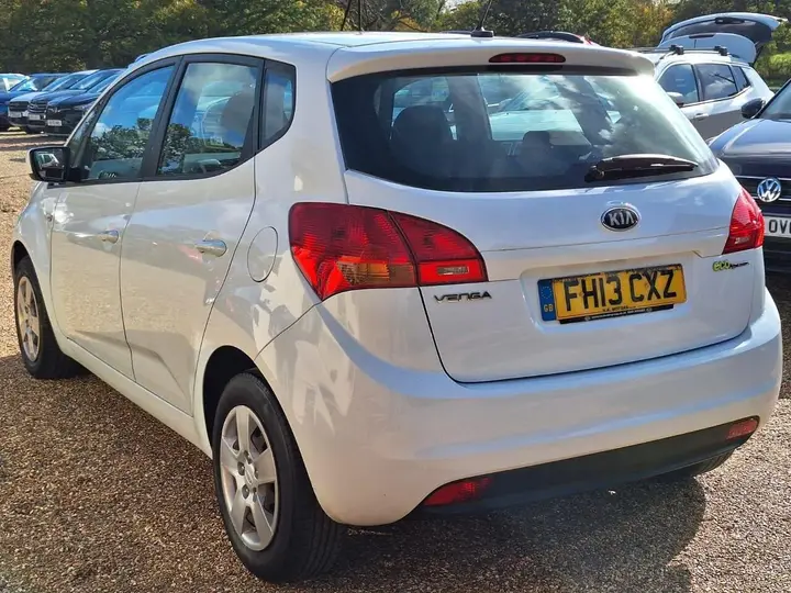Kia Venga 2013 photo 4