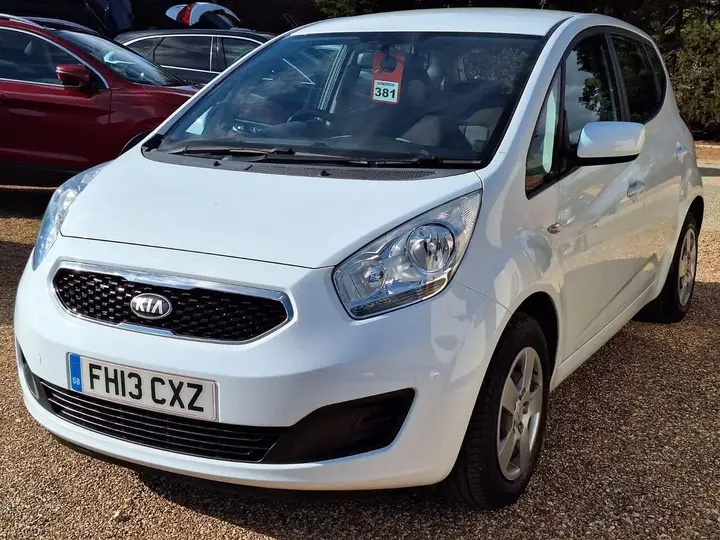 Kia Venga 2013 photo 3