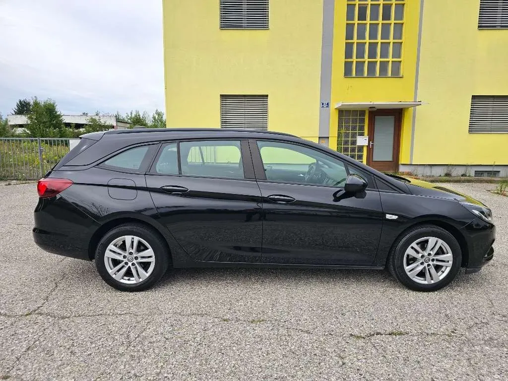 Opel Astra 2017 photo 2