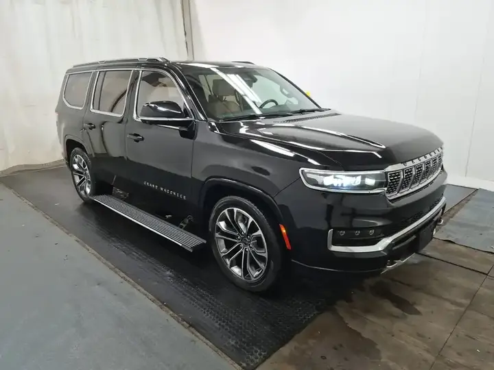 Jeep Grand Wagoneer 2022 photo 3
