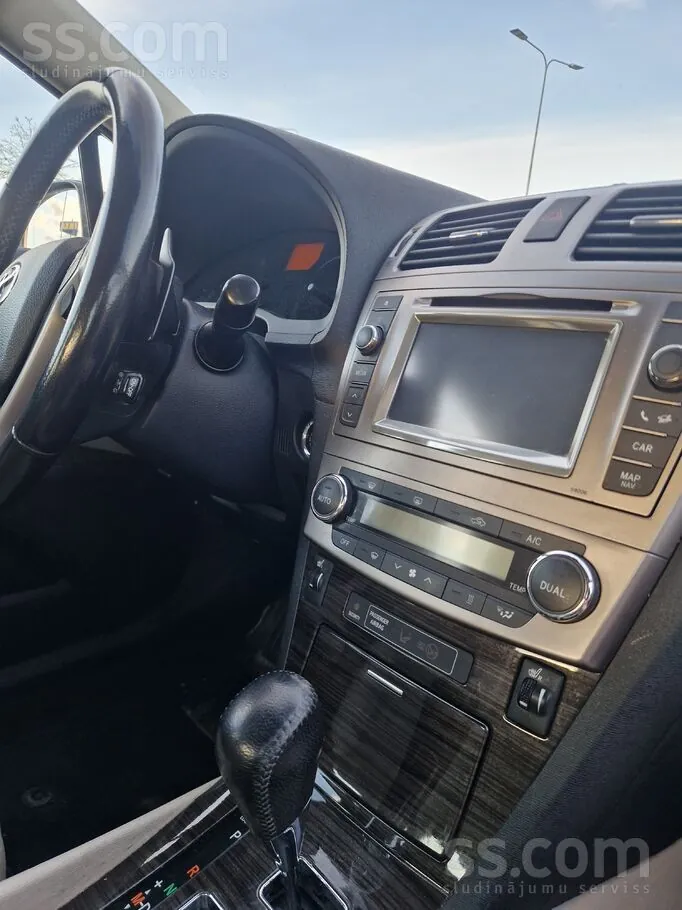 Toyota Avensis 2012 photo 4