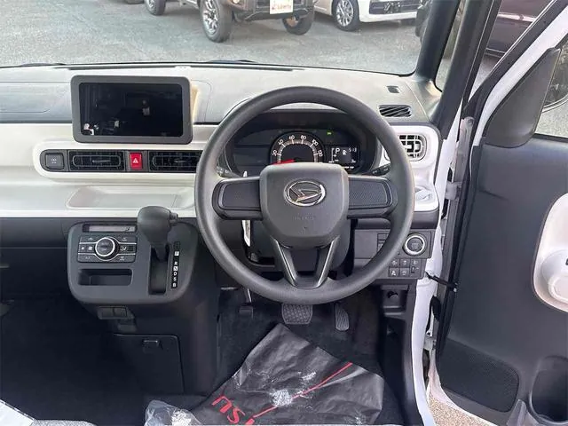 Daihatsu Move Canbus 2026 photo 2