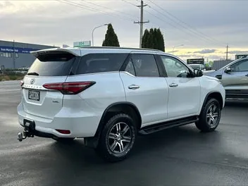 Toyota Fortuner 2022 photo 4