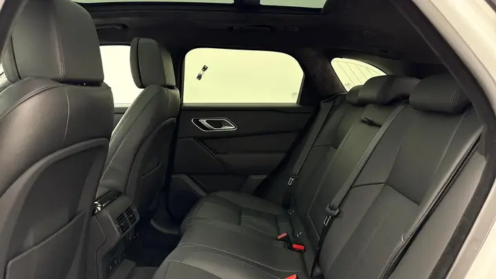 Land Rover Range Rover Velar 2026 photo 4