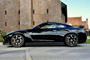 Nissan Gt-R 2010 photo 2