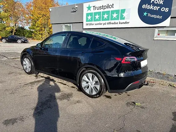 Tesla Model Y 2023 photo 4