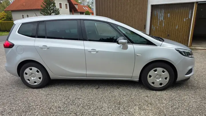 Opel Zafira Tourer 2018 photo 2