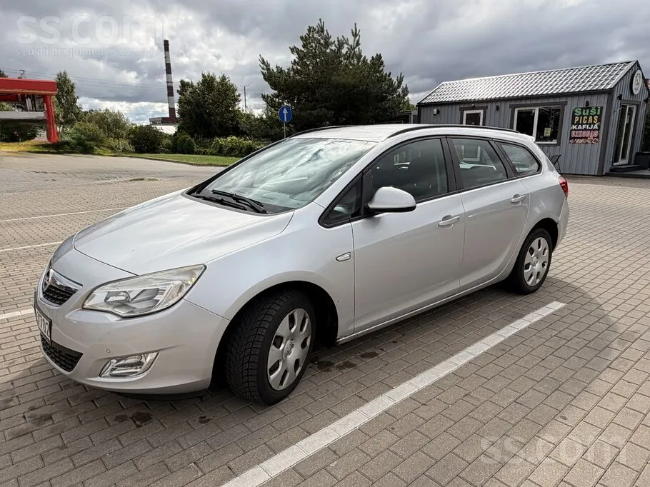 Opel Astra 2012 photo 4
