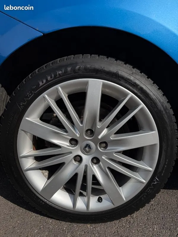 Renault Laguna 2010 photo 3