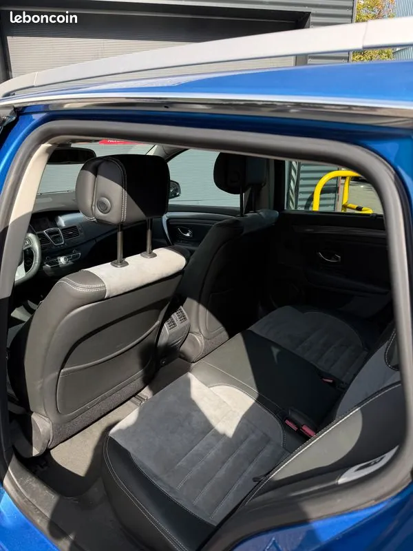 Renault Laguna 2010 photo 4