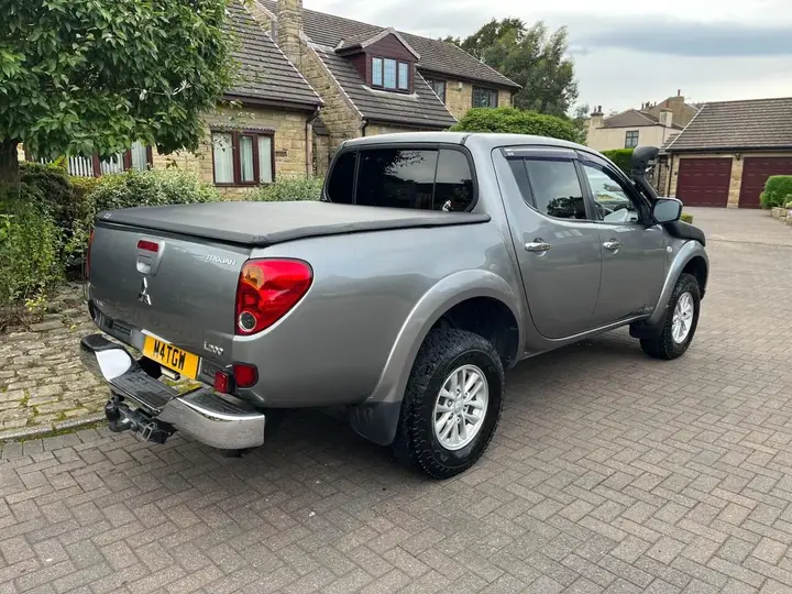 Mitsubishi L200 2014 photo 4