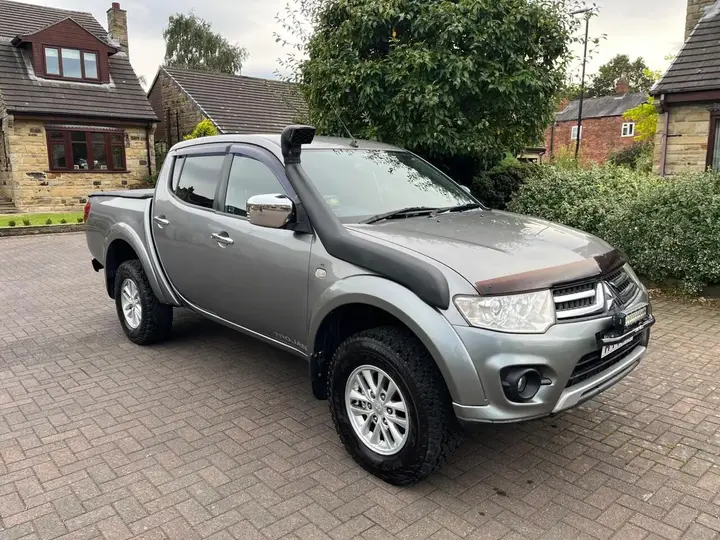 Mitsubishi L200 2014 photo 3