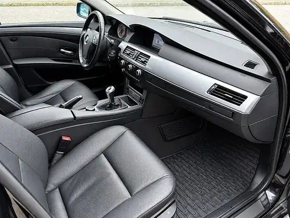 BMW 523I 2009 photo 4