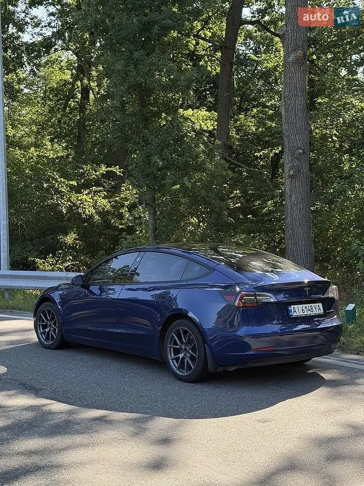 Tesla Model 3 2022 photo 2