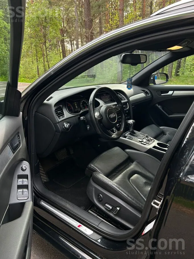Audi A4 2012 photo 5