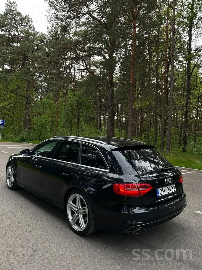 Audi A4 2012 photo 3