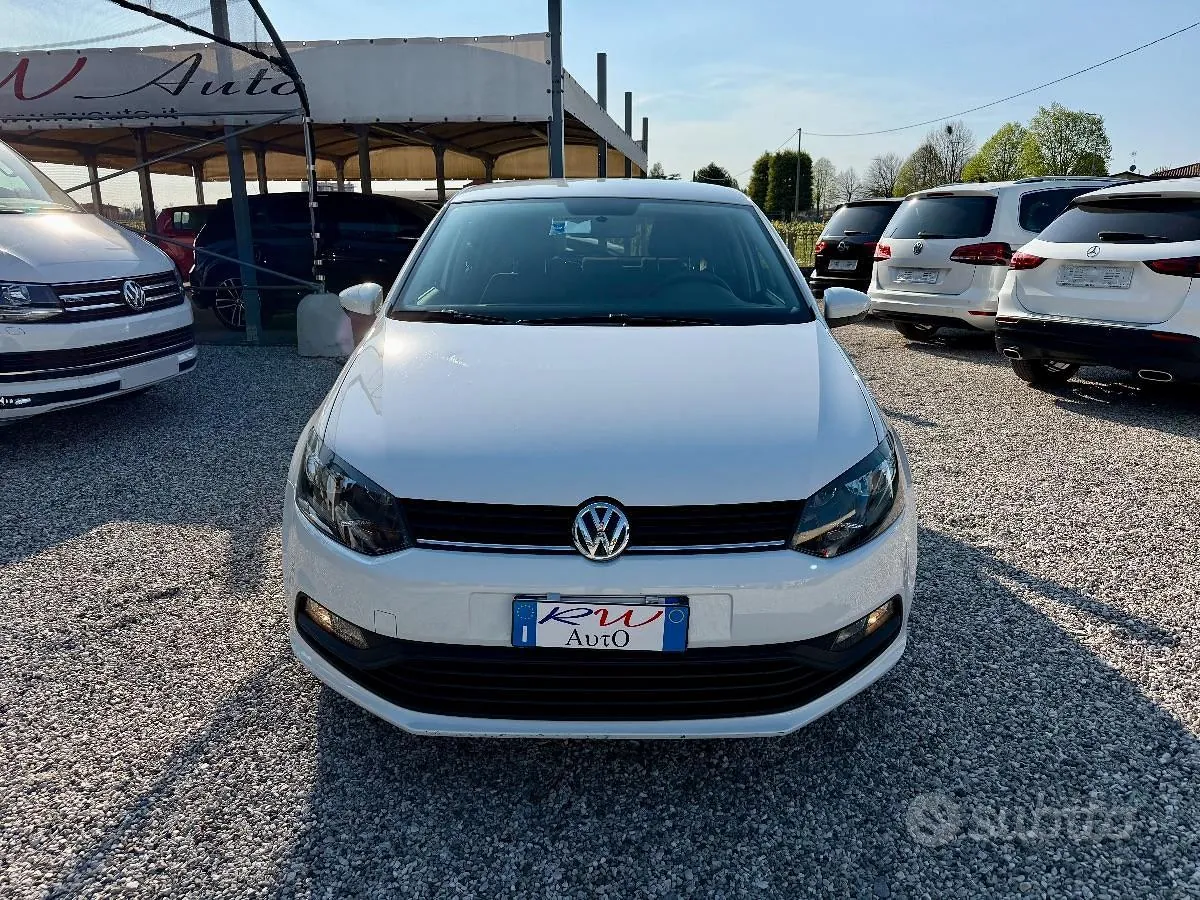 Volkswagen Polo 2015 photo 2