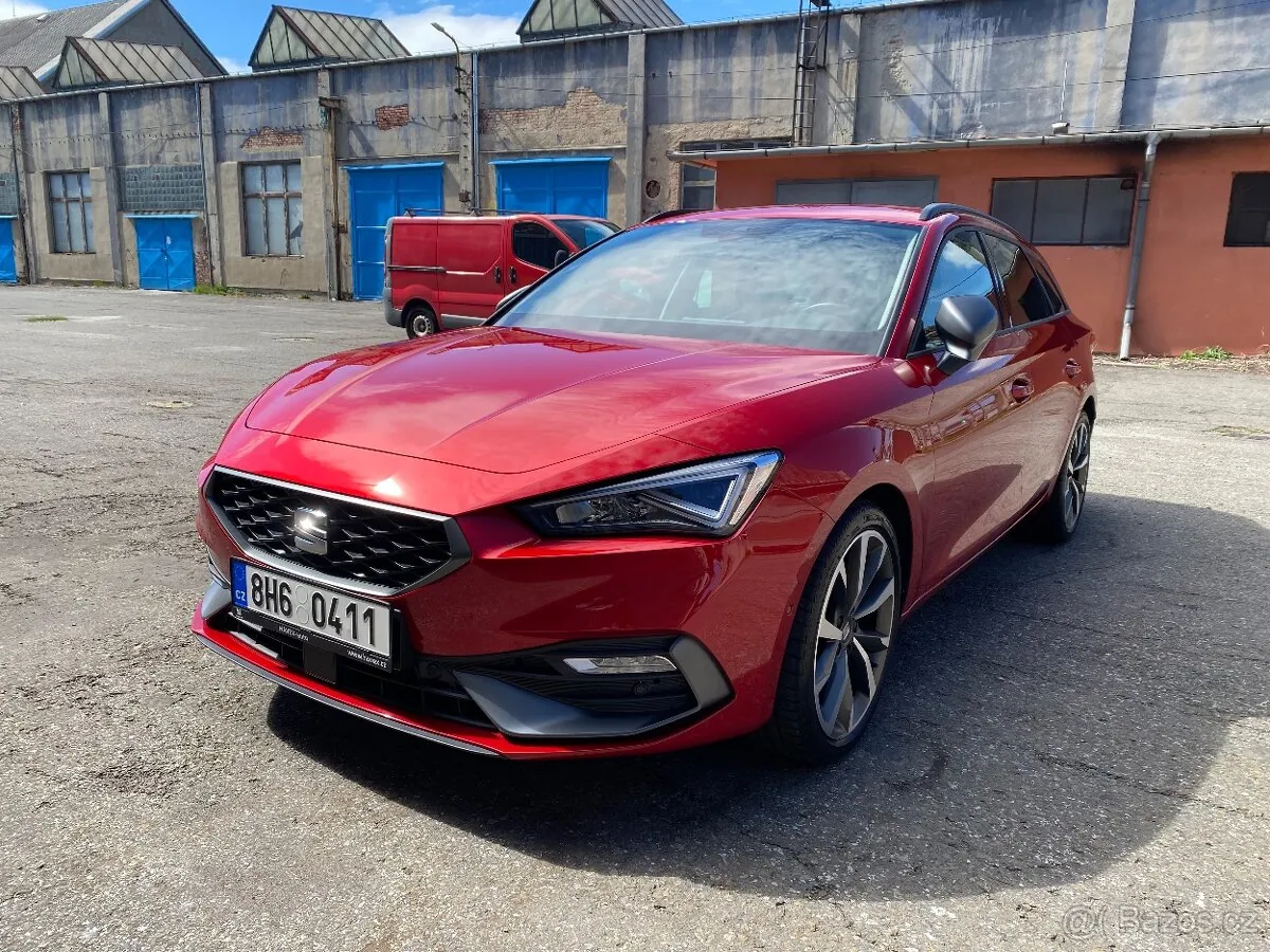 Seat Leon 2024 photo 2