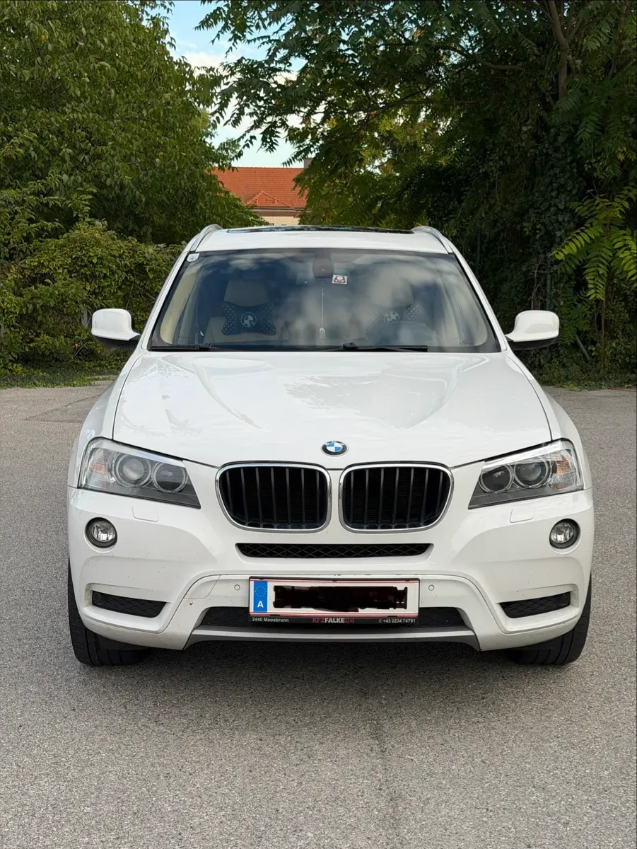 BMW X3 2012 photo 2