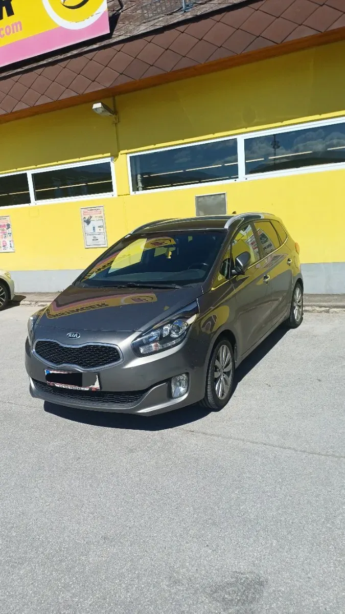 Kia Carens