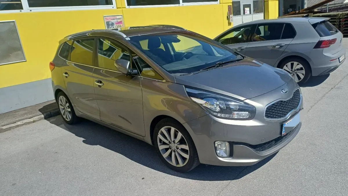 Kia Carens 2016 photo 3