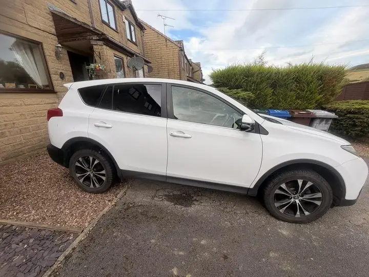 Toyota Rav4 2014 photo 2