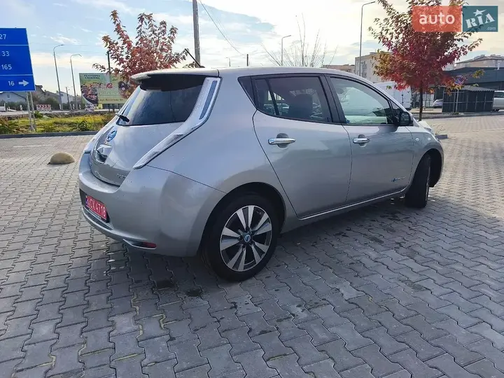 Nissan Leaf 2014 photo 3