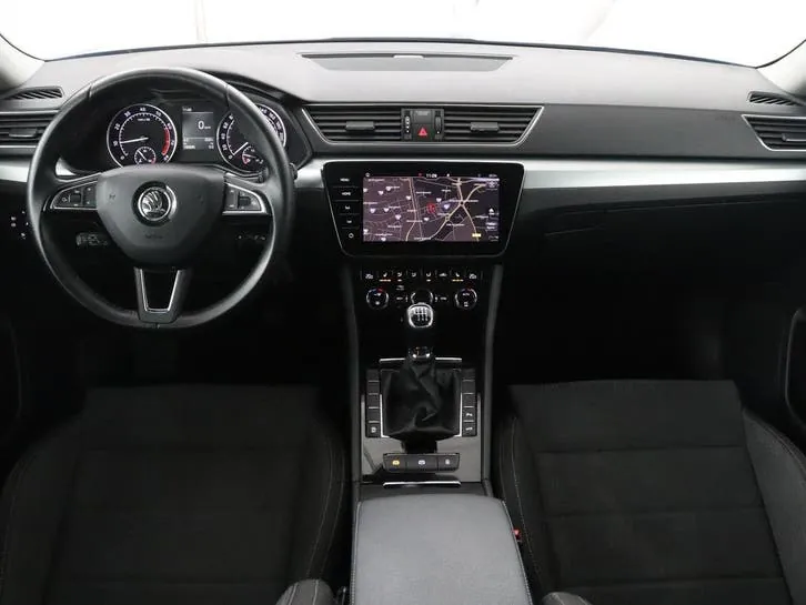 Skoda Superb 2018 photo 3