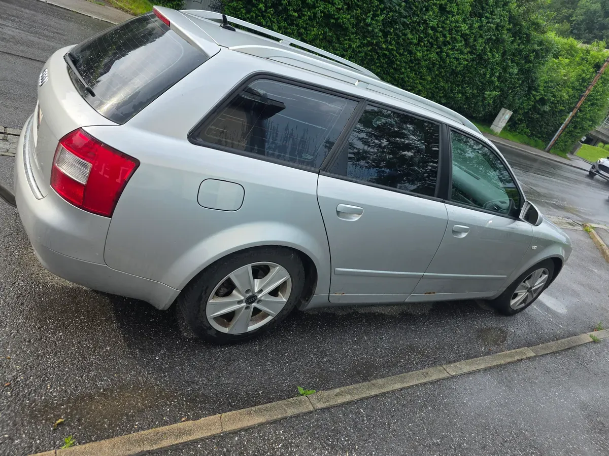 Audi A4 2003 photo 2