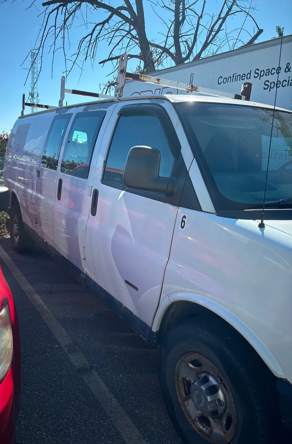 Chevrolet Express 2012 photo 2