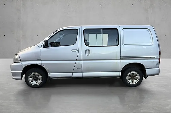 Toyota Hiace 2008 photo 4