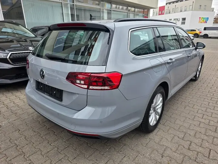 Volkswagen Passat 2023 photo 4
