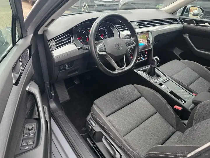 Volkswagen Passat 2023 photo 5