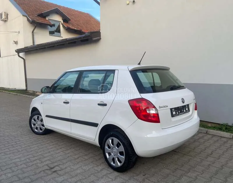 Skoda Fabia 2013 photo 5