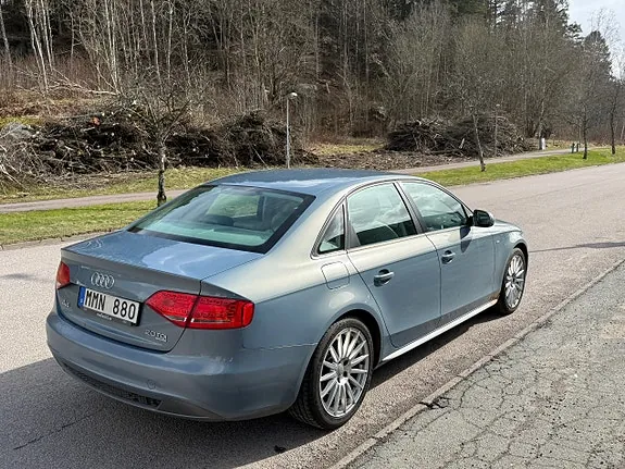 Audi A4 2010 photo 4