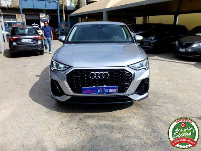 Audi Q3 2022 photo 2