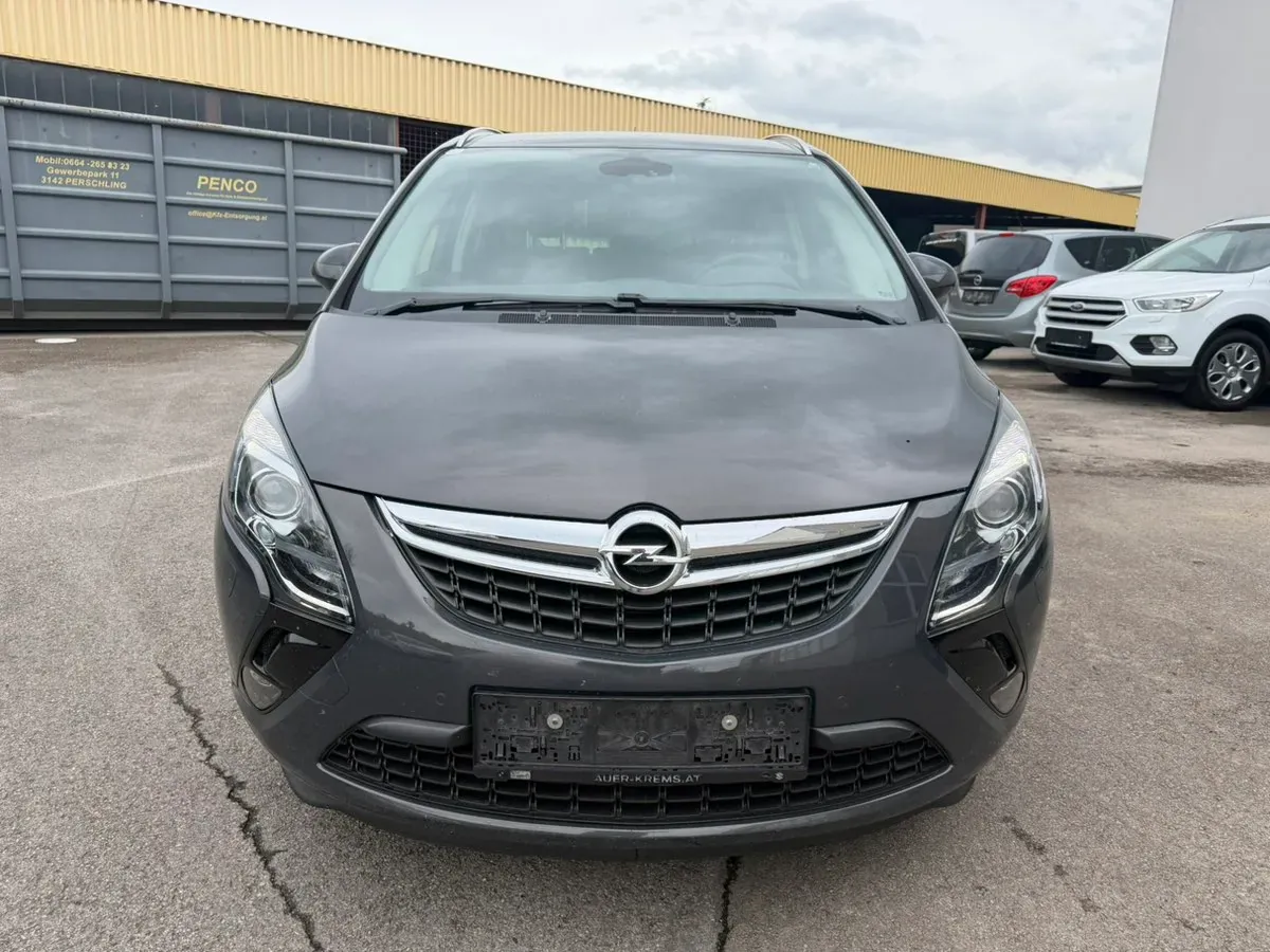Opel Zafira 2015 photo 2