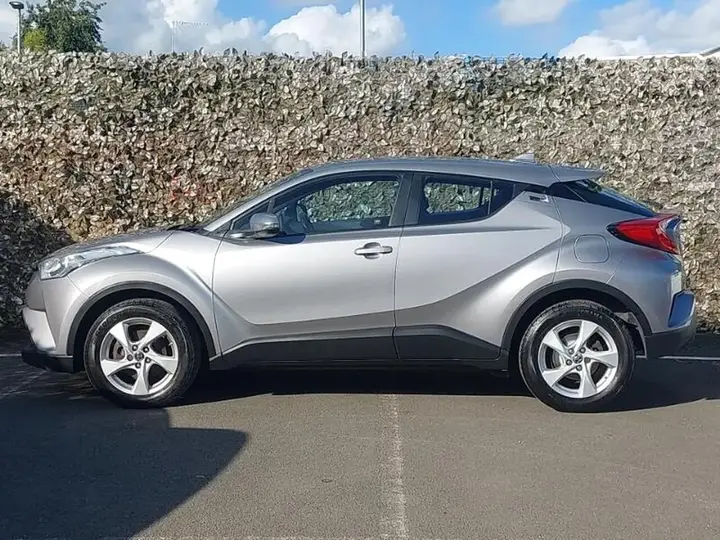 Toyota C-Hr 2017 photo 4