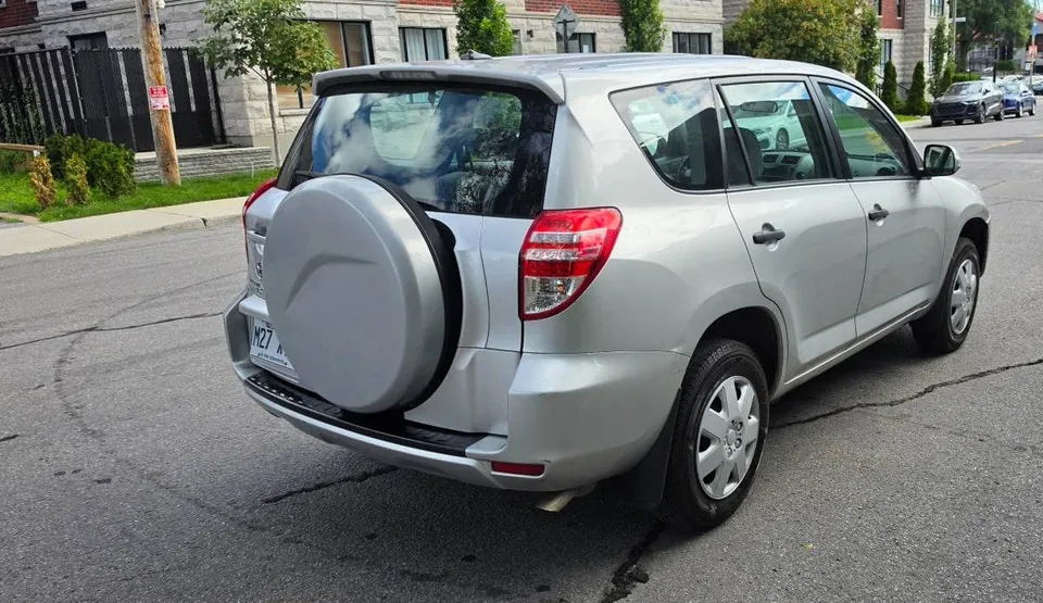 Toyota Rav4 2010 photo 3