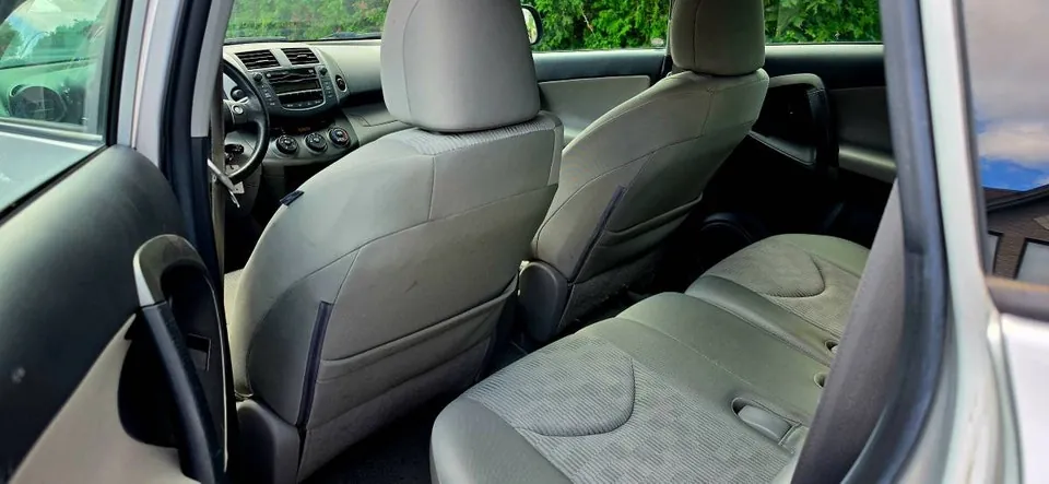 Toyota Rav4 2010 photo 5