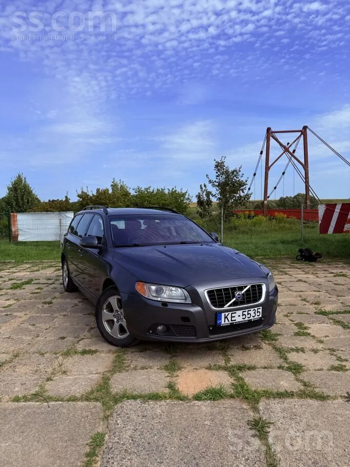 Volvo V70 2008 photo 2