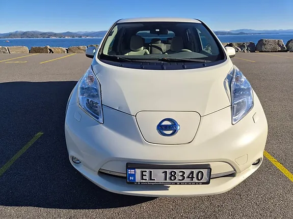 Nissan Leaf 2012 photo 2