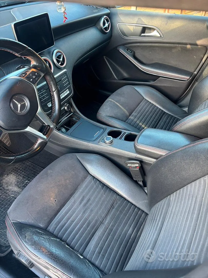 Mercedes-Benz A 200 2015 photo 3