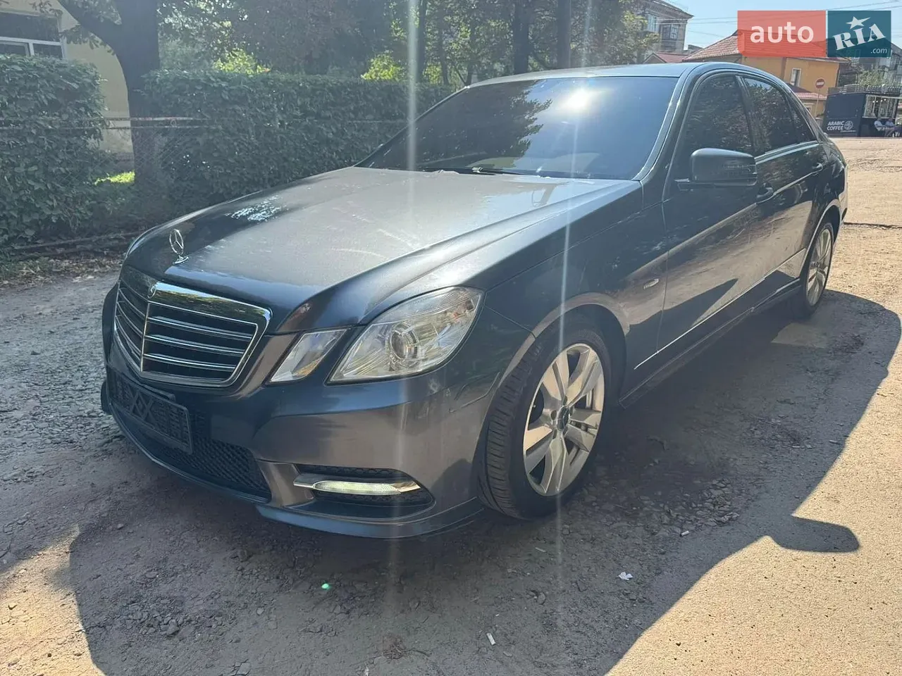 Mercedes-Benz E-Class 2011 photo 2