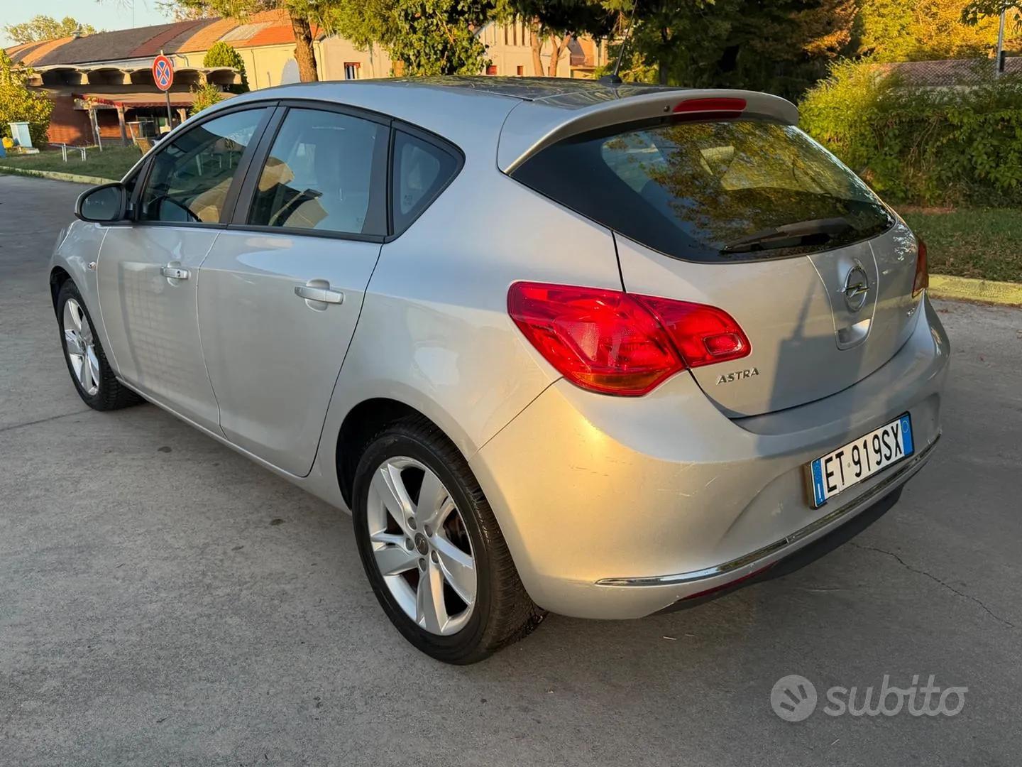 Opel Astra 2014 photo 5