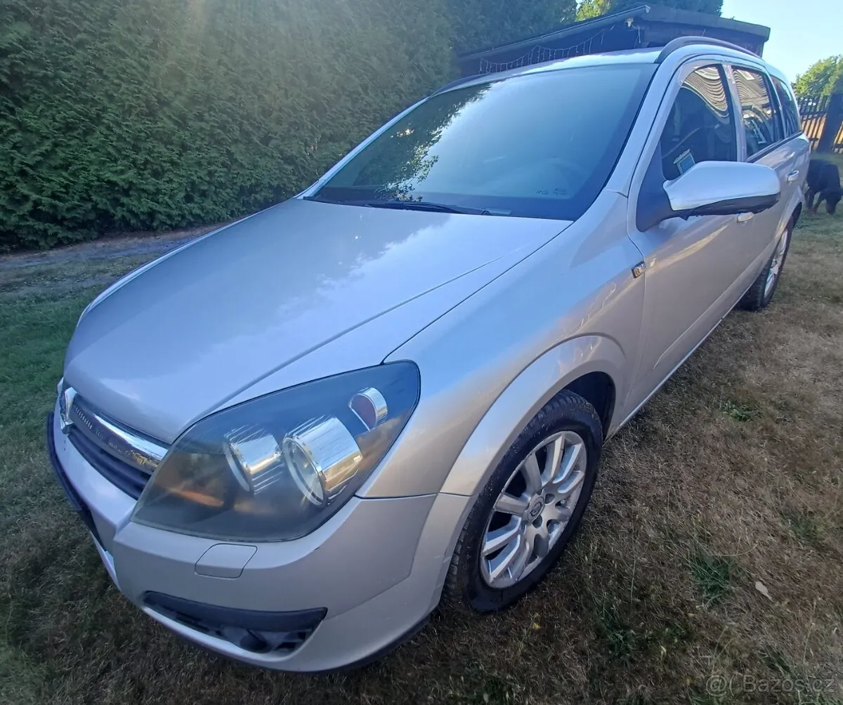 Opel Astra Combi 2006 photo 4