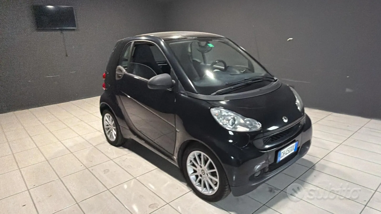 Smart Fortwo 2011 photo 2